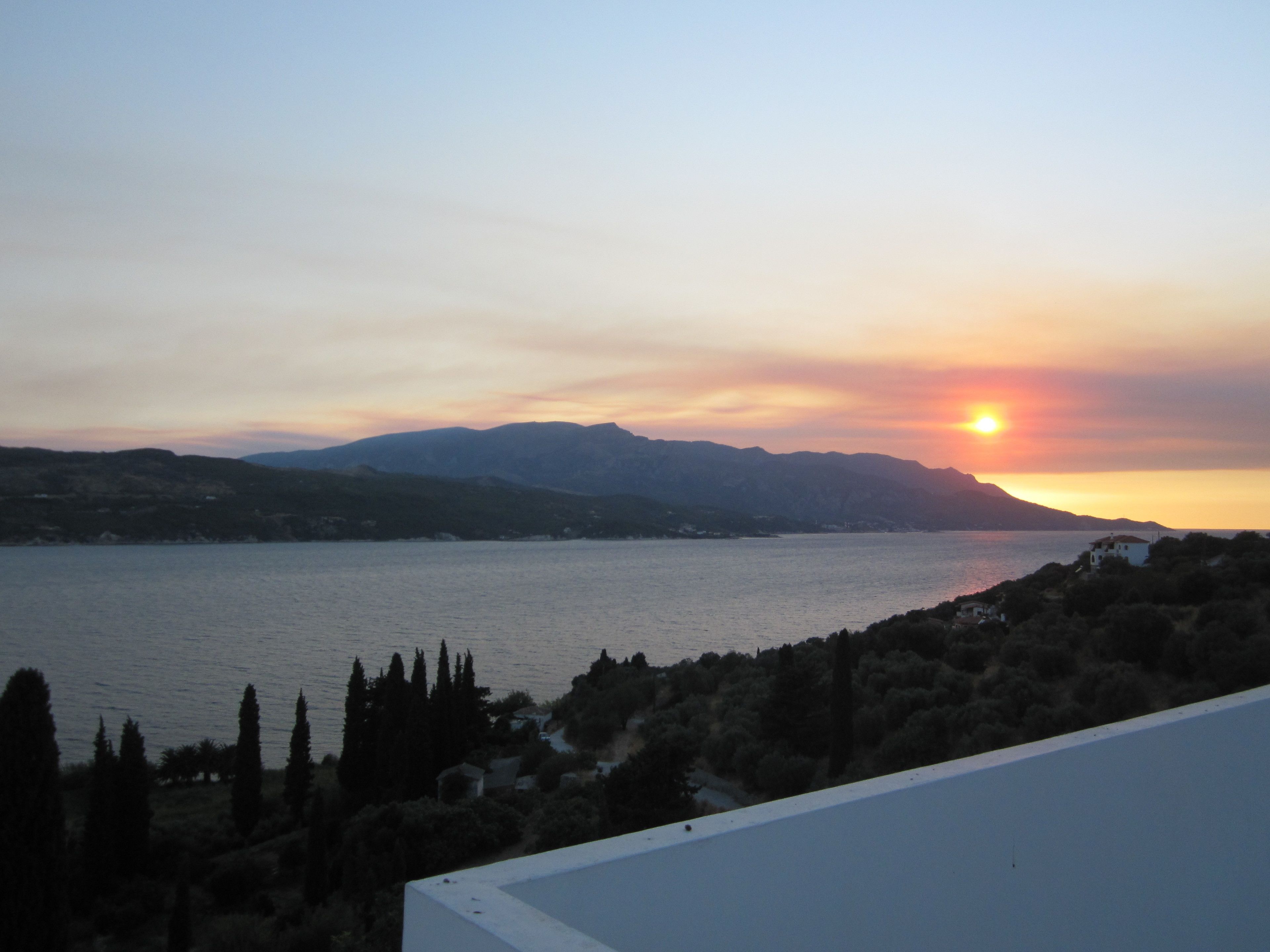 deluxe suite, sea view | beach/ocean view