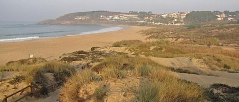 In Strandnähe, weißer Sandstrand