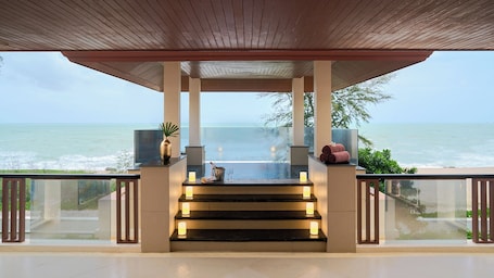 Royal Penthouse, 3 Bedrooms, Jetted Tub, Sea View | Minibar, in-room safe, desk, laptop workspace