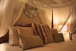 Blackout drapes, iron/ironing board, free WiFi, bed sheets