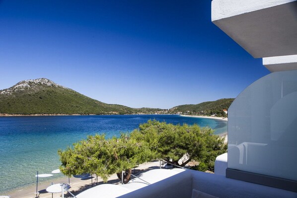 Kamar Double atau Twin, pemandangan laut, menghadap pantai | Brankas, meja kerja, kedap suara, dan Wi-Fi gratis