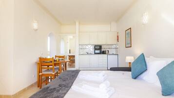 1 bedroom, iron/ironing board, travel cot, free WiFi