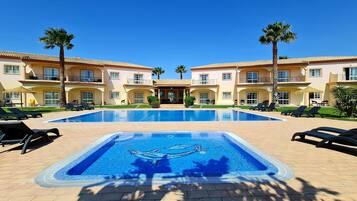 Outdoor pool, pool loungers