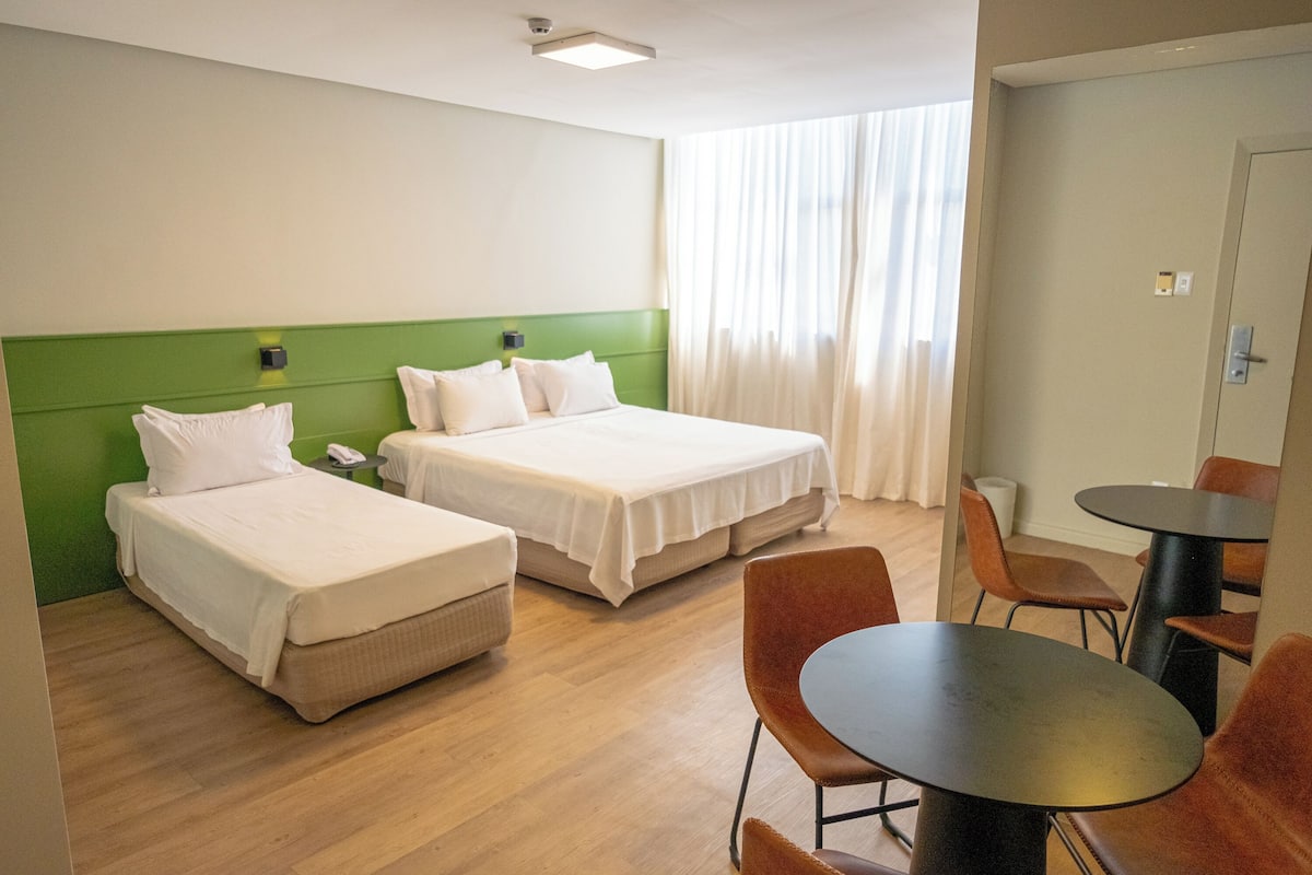 Standard Plus Triplo Casal | Una cassaforte in camera, Wi-Fi gratuito, lenzuola