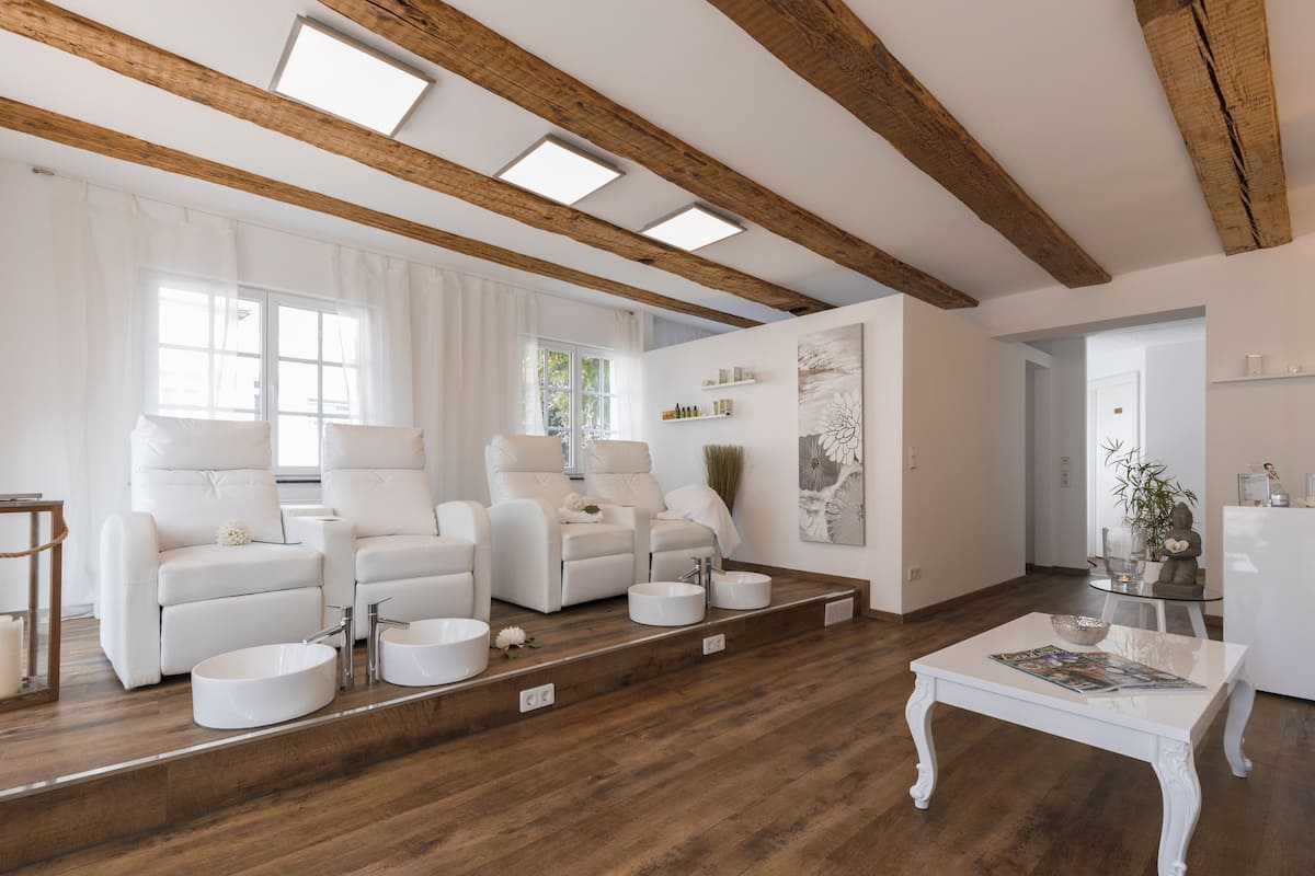 couples treatment room(s), sauna, hot tub, steam room, body treatments