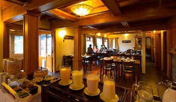 Free buffet breakfast