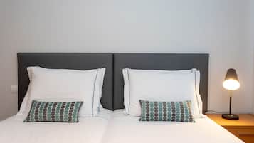 Apartament, 3 dormitoris | Mobiliari individual, escriptori i planxa i posts de planxar