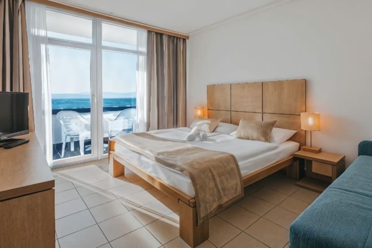 Comfort Double Room with Seaside Balcony