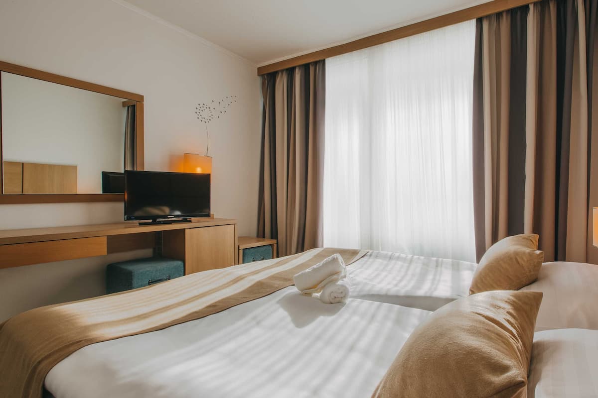 Schreibtisch, kostenloses WLAN, Bettwäsche
