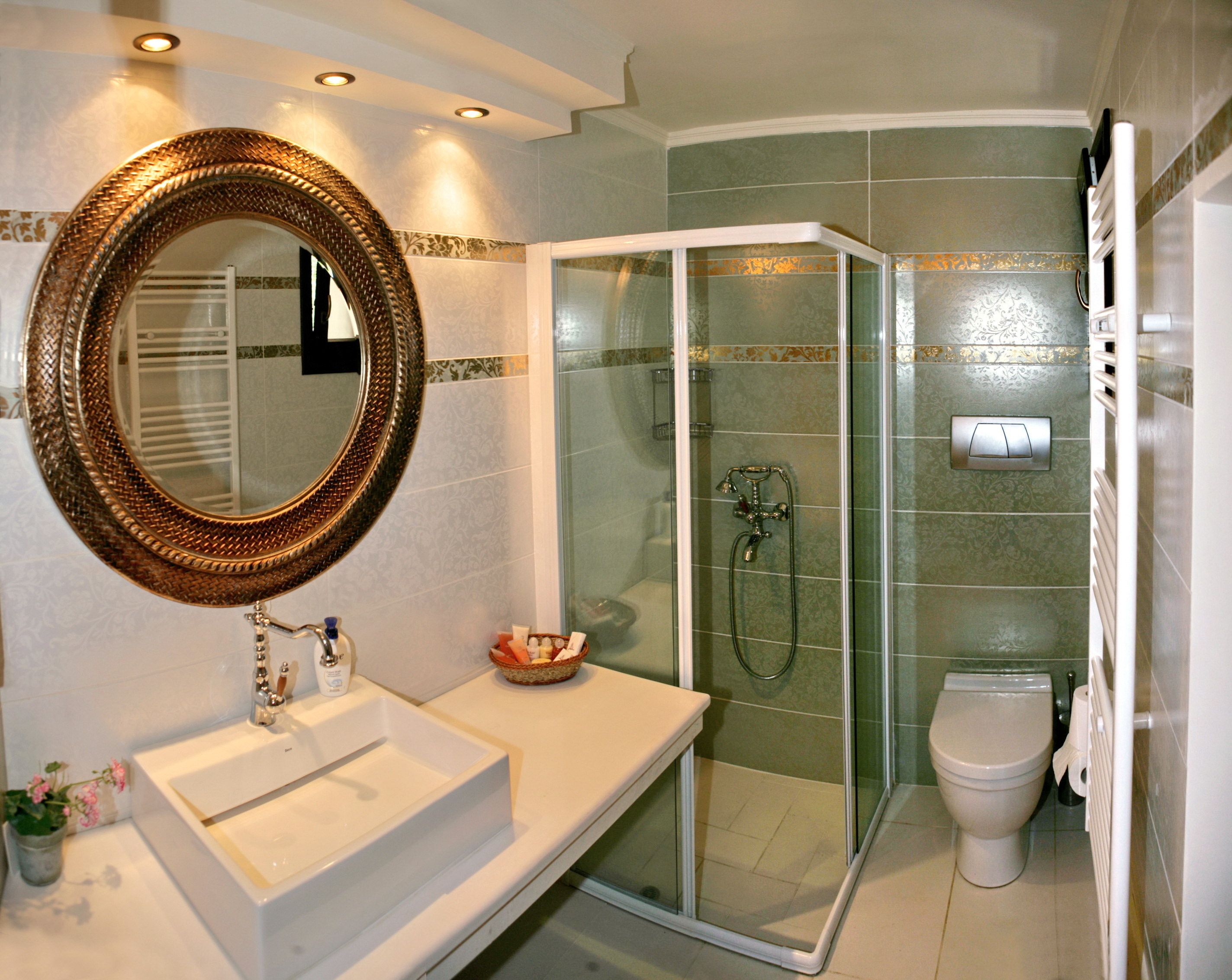 superior double room | bathroom | free toiletries, hair dryer, soap, shampoo