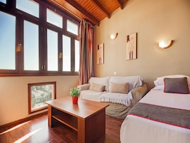 Laptop workspace, free WiFi, bed sheets