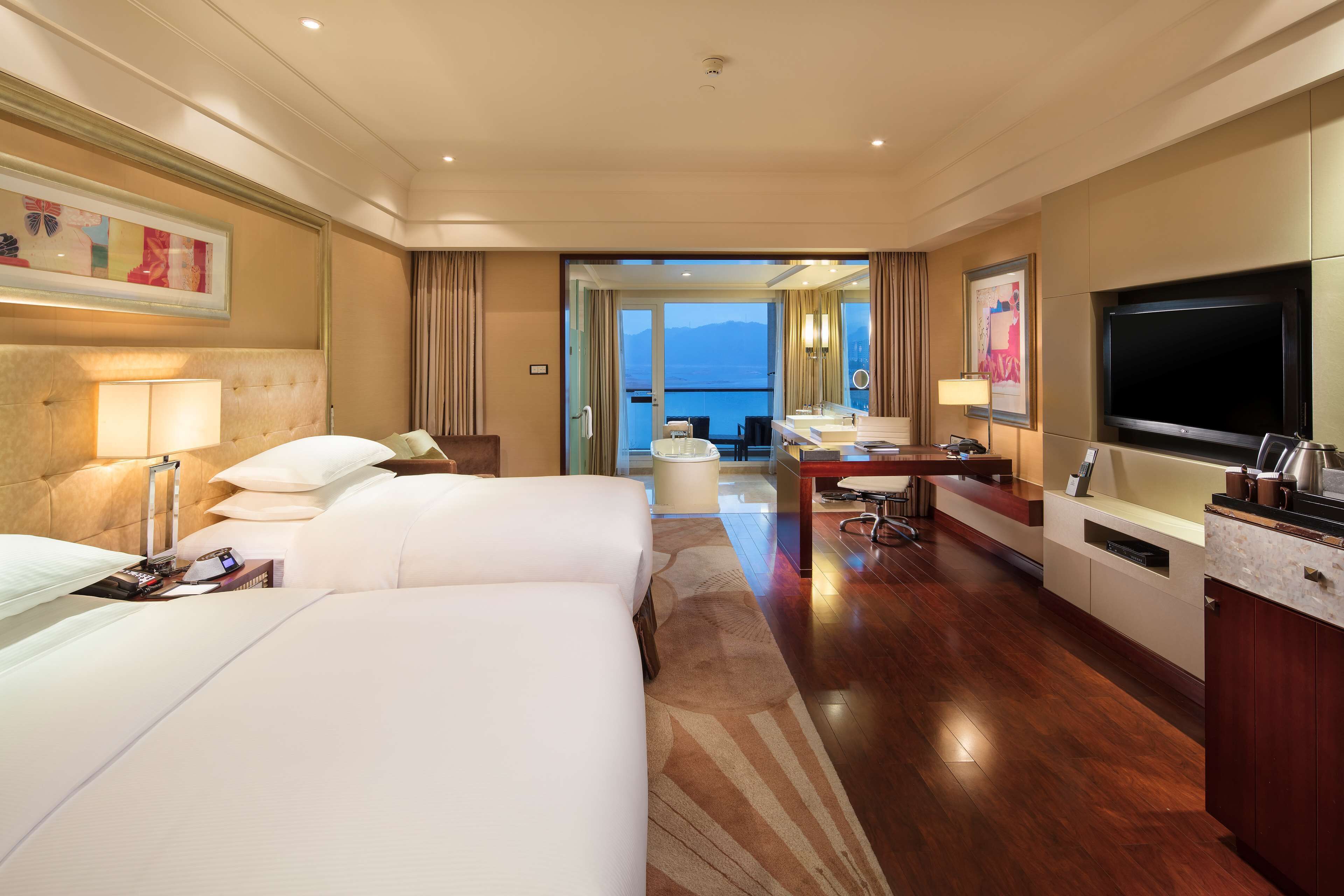 Premium bedding, down duvets, minibar, in-room safe