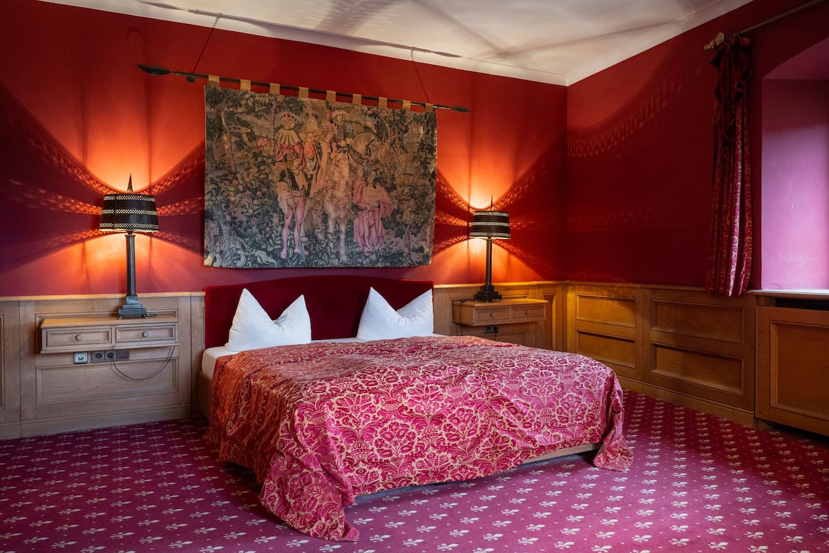 Superior Double Room | In-room safe, individually furnished, desk, free WiFi
