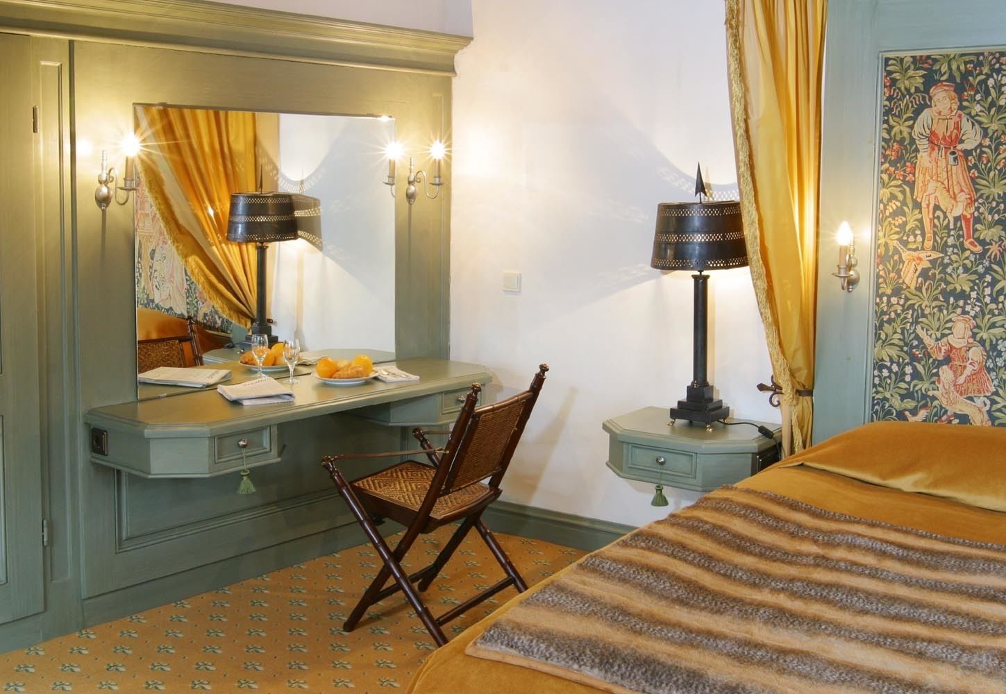 junior suite | in-room business centre