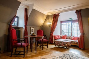 Executive Suite | In-room safe, individually furnished, desk, free WiFi - Burg Rabenstein (Ahorntal)