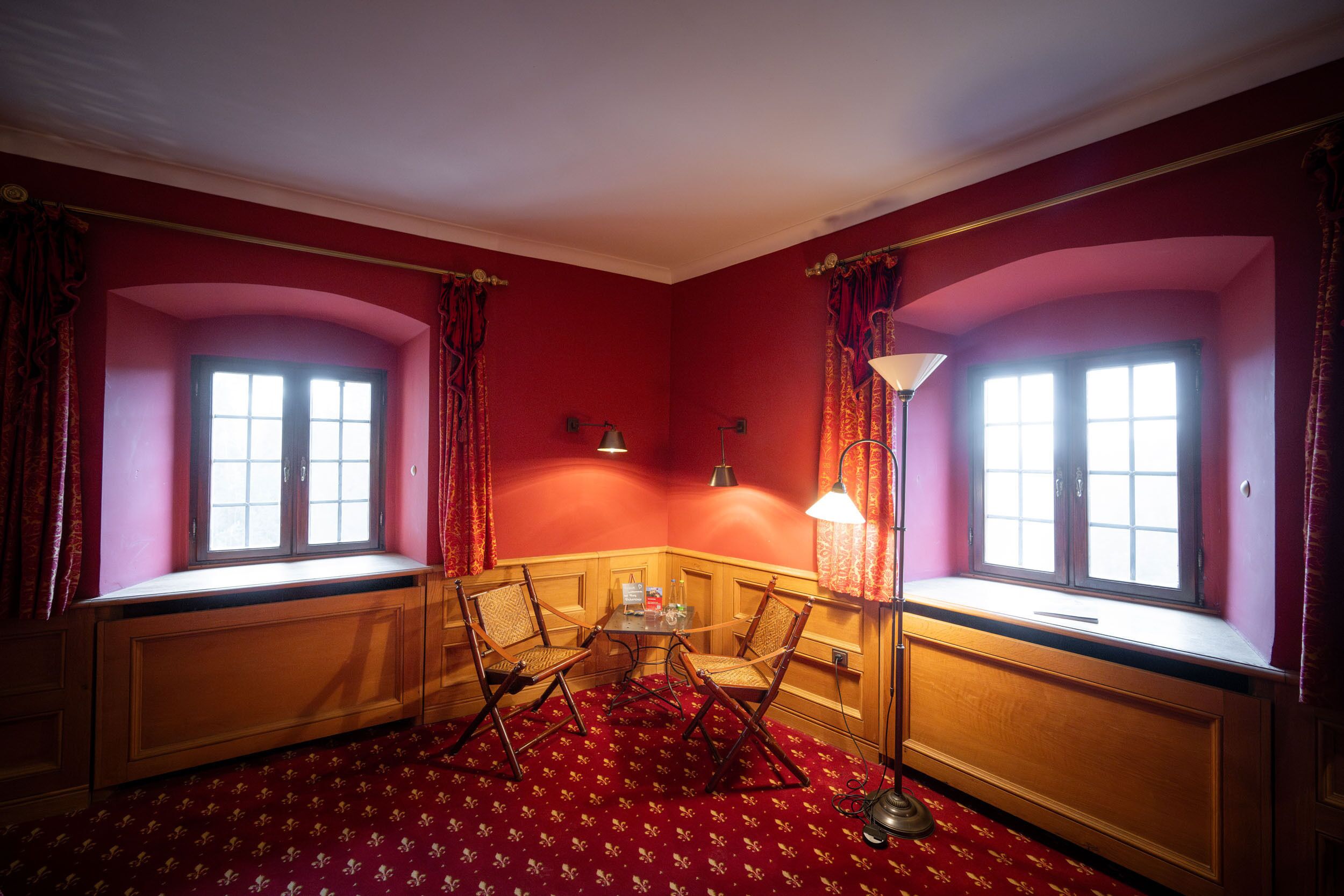 superior double room | in-room safe, individually furnished, desk, free wifi