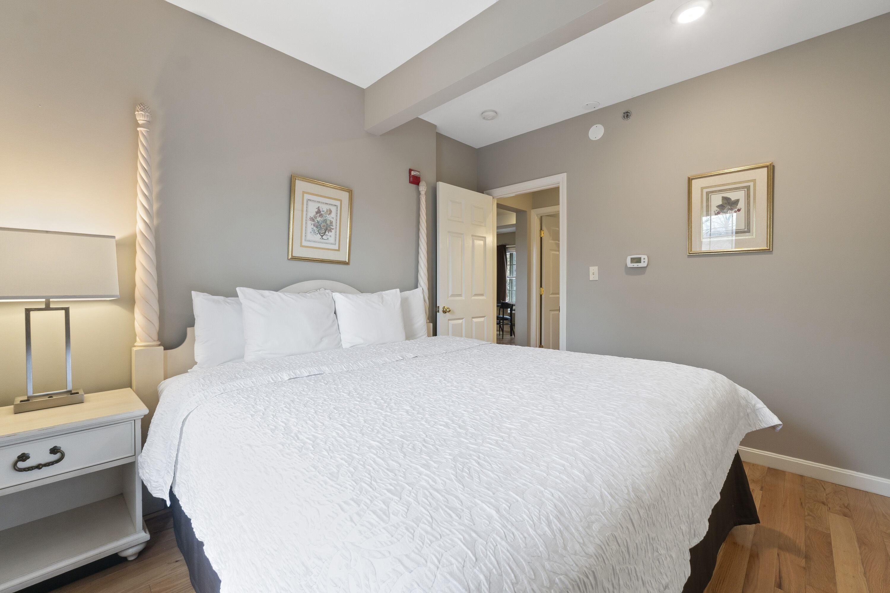 suite, 2 bedrooms (stairs required) | 2 bedrooms, iron/ironing board, free wifi, bed sheets