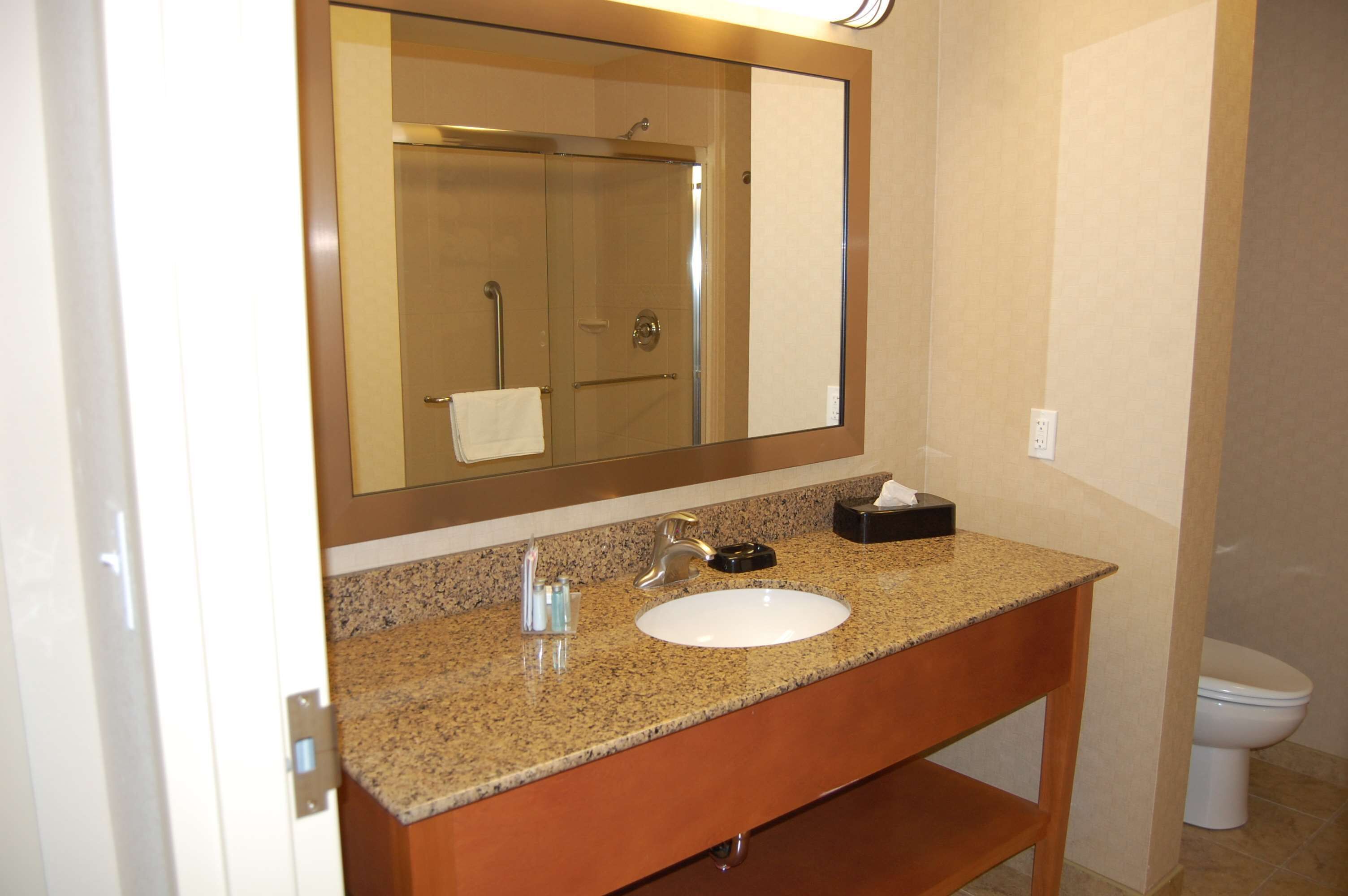 room, 1 king bed | bathroom | free toiletries, towels