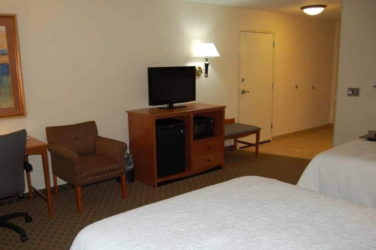 In-room safe, free rollaway beds, free WiFi, bed sheets
