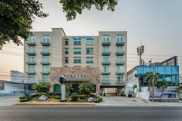 Mặt tiền nơi lưu trú