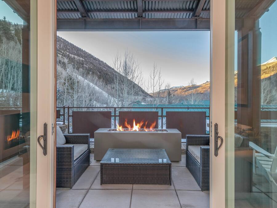 Room, 4 Bedrooms (W303)