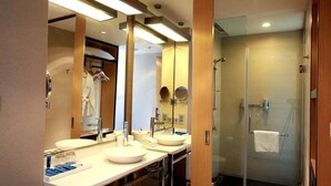 aloft king, Habitación, 1 cama de matrimonio grande, vistas al jardín | Baño