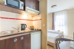 Private kitchen - Appart'City Classic Nice (Nice)