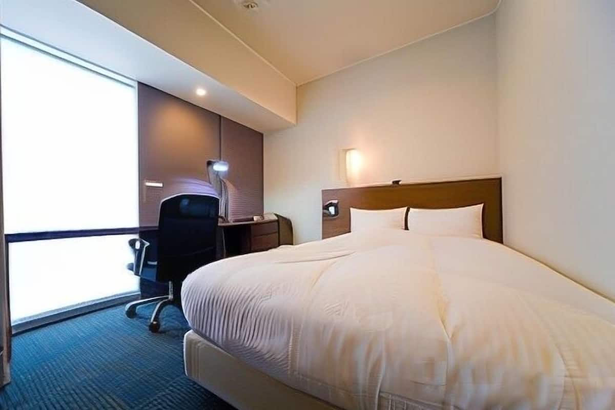 Sängtillbehör av högsta kvalitet, skrivbord, gratis wi-fi och sängkläder