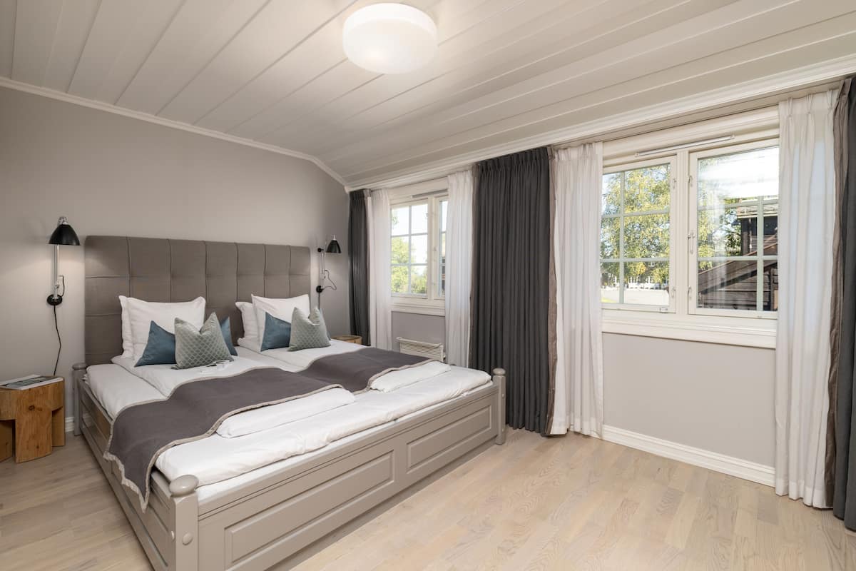 hypo-allergenic bedding, desk, laptop workspace, free wifi