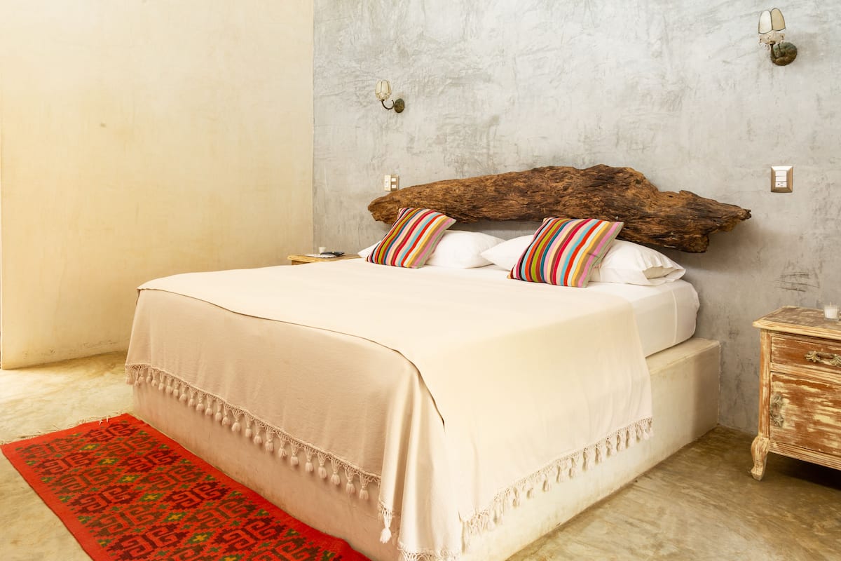 Suite with Garden view | In-room safe, individually decorated, individually furnished, free WiFi