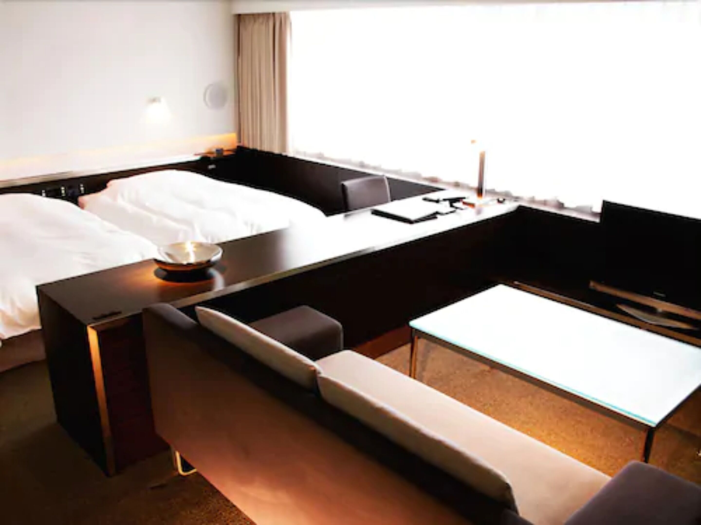 exclusive twin room, non smoking | in-room safe, desk, blackout curtains, iron/ironing board