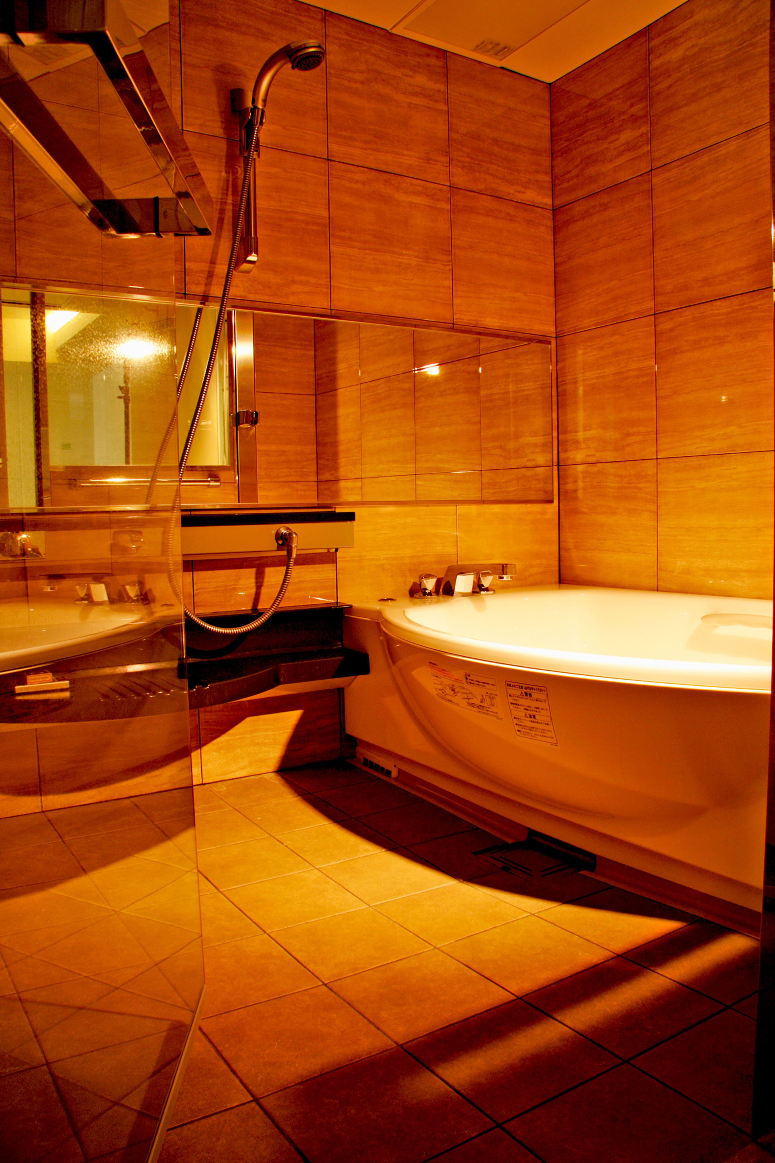 deep-soaking bathtub