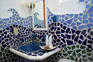 Een douche, handdoeken