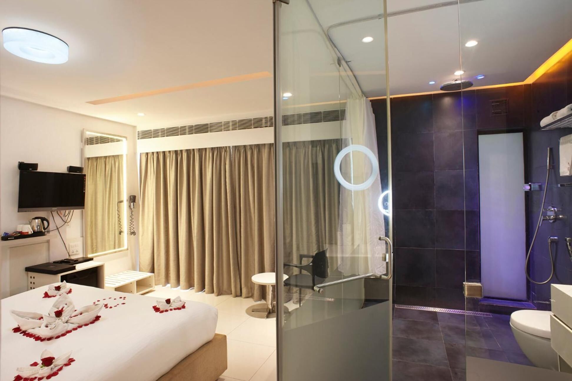 minibar, in-room safe, soundproofing, iron/ironing board