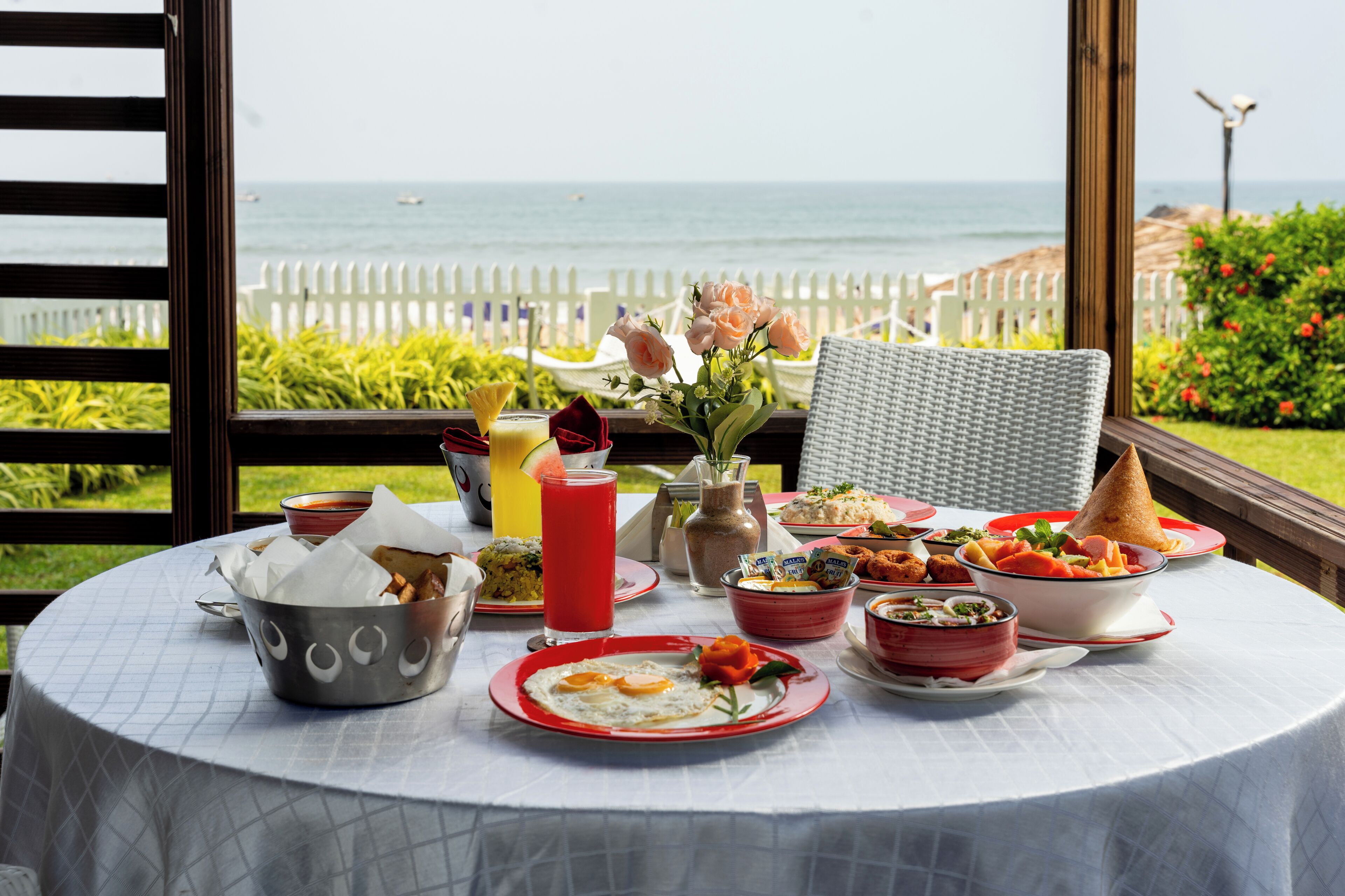 Breakfast, lunch and dinner served