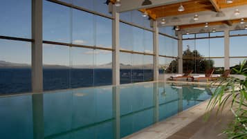 Indoor pool, pool loungers