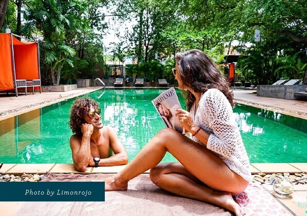 Kolam renang terbuka