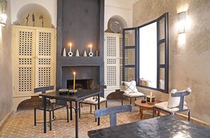 Breakfast and dinner served, Moroccan cuisine - Riad Al Badia (Marrakech)