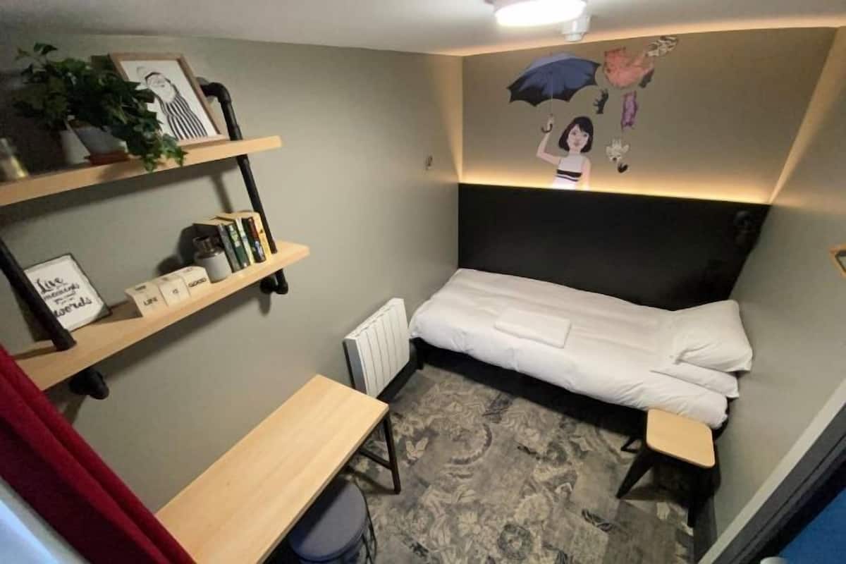 1 bedroom, iron/ironing board, free WiFi, bed sheets