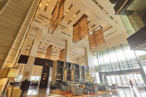 Lobby - Crowne Plaza New Delhi Rohini by IHG (New Delhi)