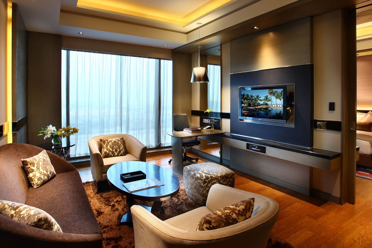 1 bedroom, down duvets, memory-foam beds, minibar