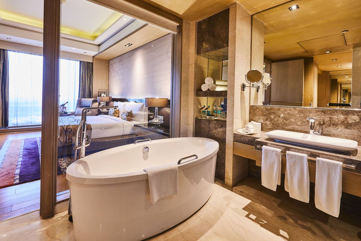 1 bedroom, down duvets, memory-foam beds, minibar