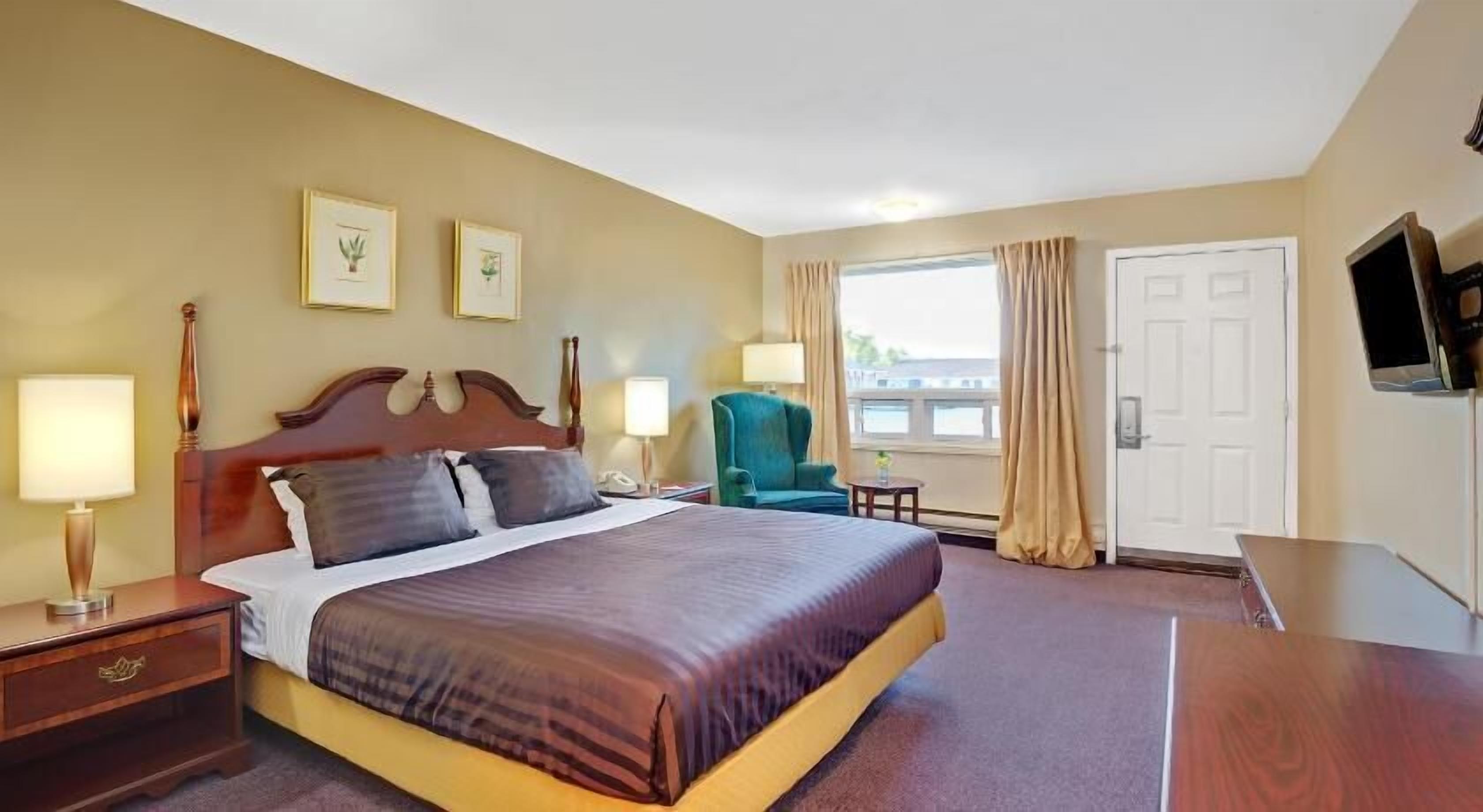 Blackout curtains, iron/ironing board, rollaway beds, free WiFi