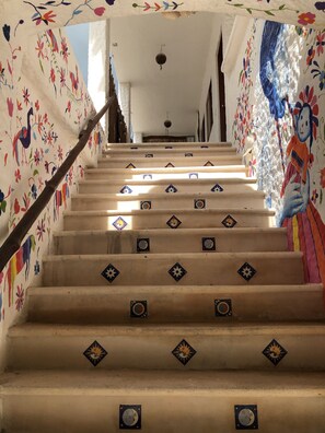 Vista frontal de la propiedad