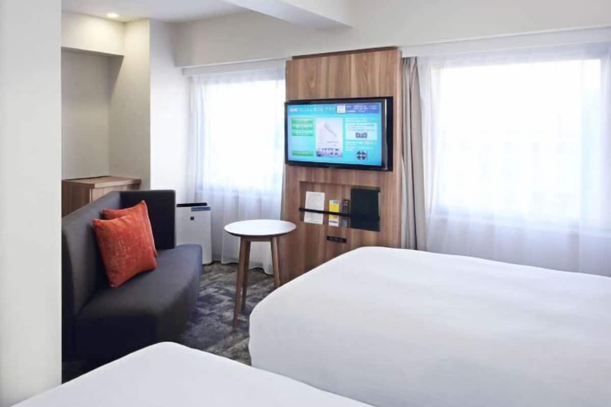 Down comforters, desk, blackout drapes, free WiFi