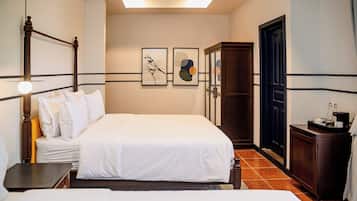 Suíte, 1 quarto | Individualmente decorados, individualmente mobiliados, escrivaninha