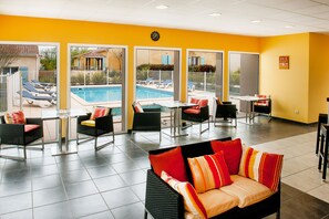 Daily continental breakfast (EUR 5 per person) - Résidence Saskia (Cazaubon)