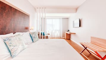 Suite junior, vistas al mar | Servicio de la habitación
