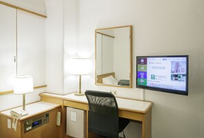 羽绒被、办公桌、免费 WiFi、床单