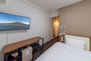 Escritorio, wifi gratis, ropa de cama